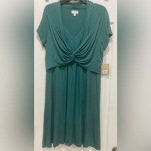 NWT A Glow maternity dress Lightweight knit Size Large